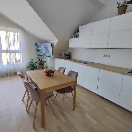 Apartment Wide & Light - Self Check In