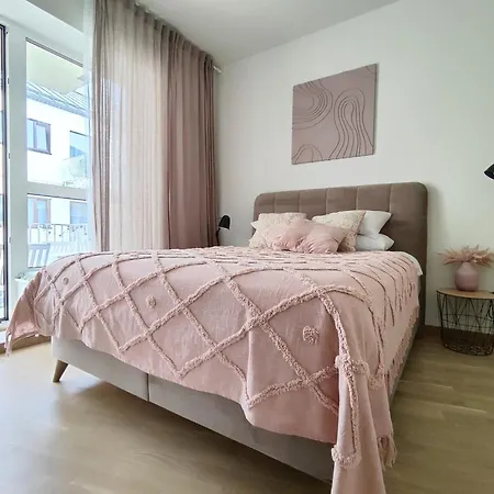 Apartment Wide & Light - Self Check In Riga